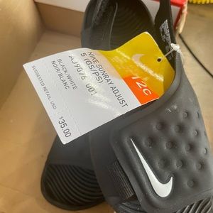 Nike bous sandals